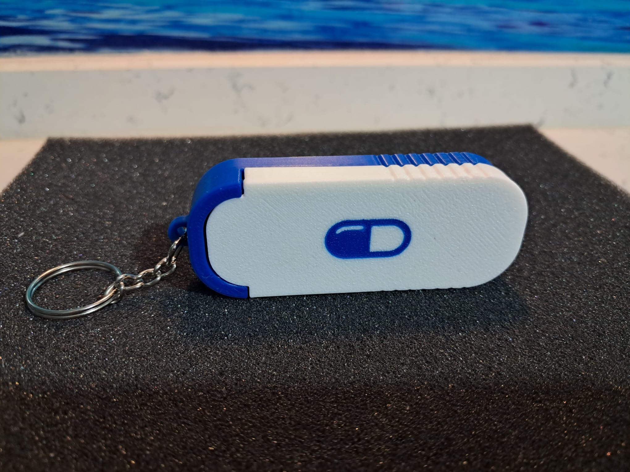 3 bölmeli anahtarlıklı ilaç kutusu