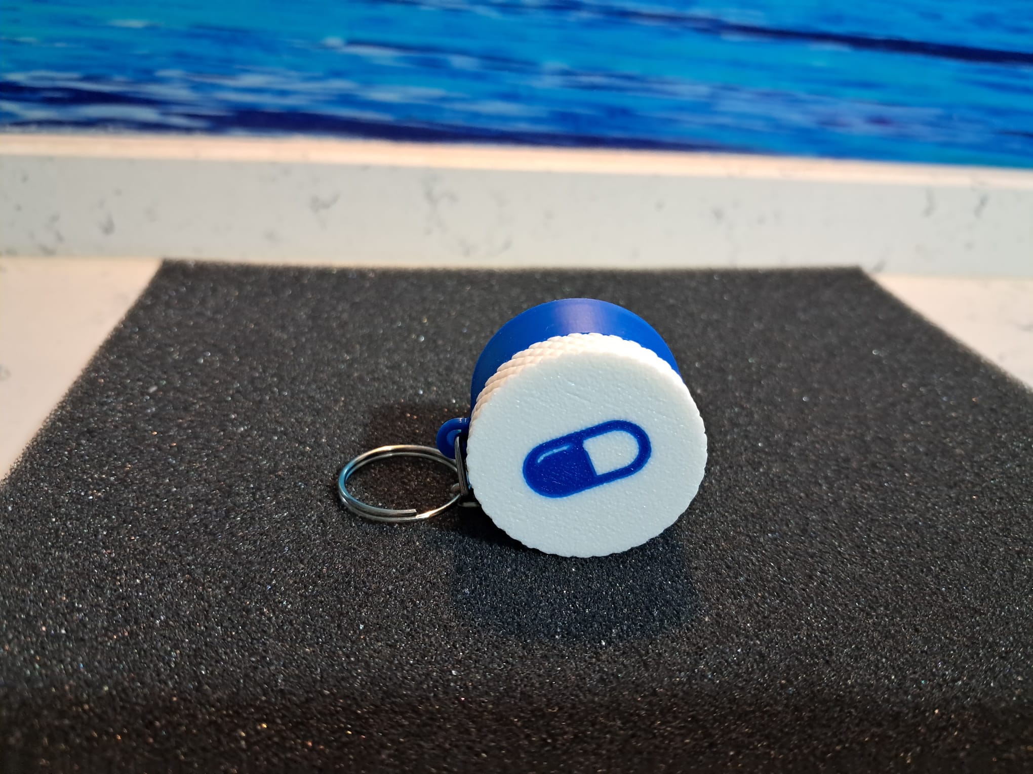 Minimal kutu anahtarlık hap - mavi