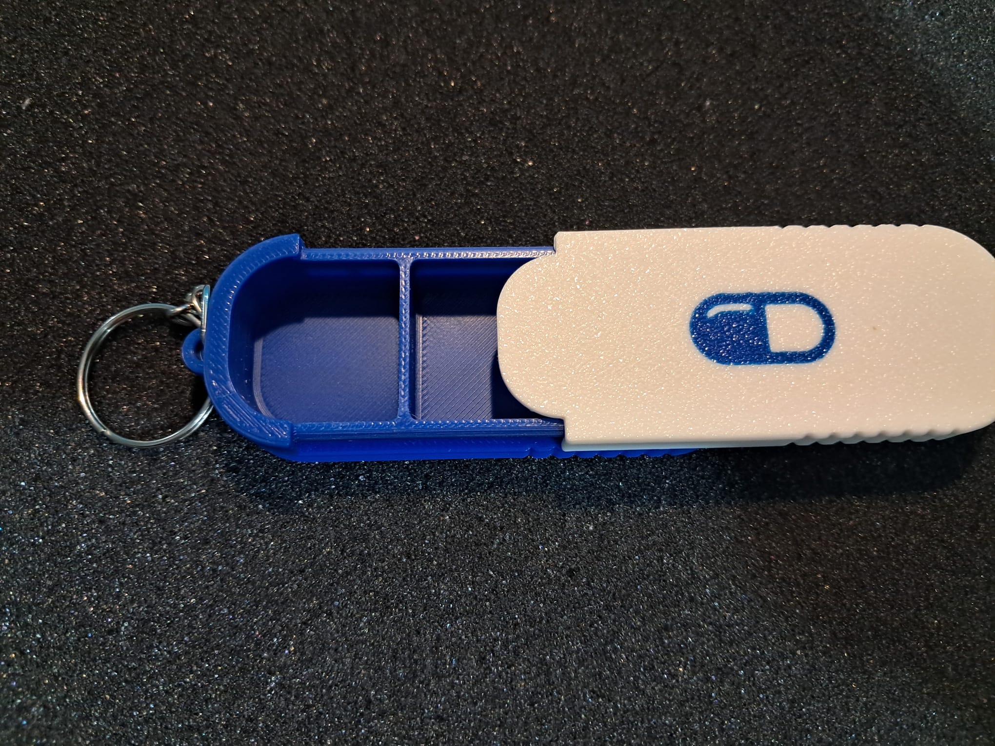 3 bölmeli anahtarlıklı ilaç kutusu