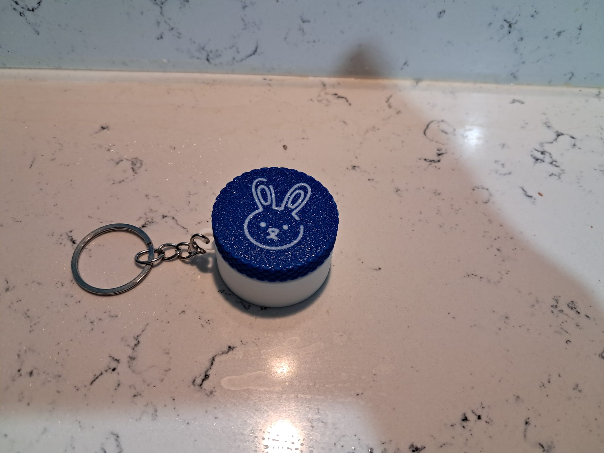 Minimal kutu anahtarlık tavşan - mavi