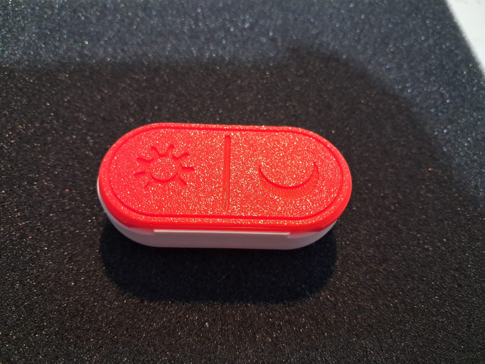 2 bölmeli kaydırmalı ilaç kutusu