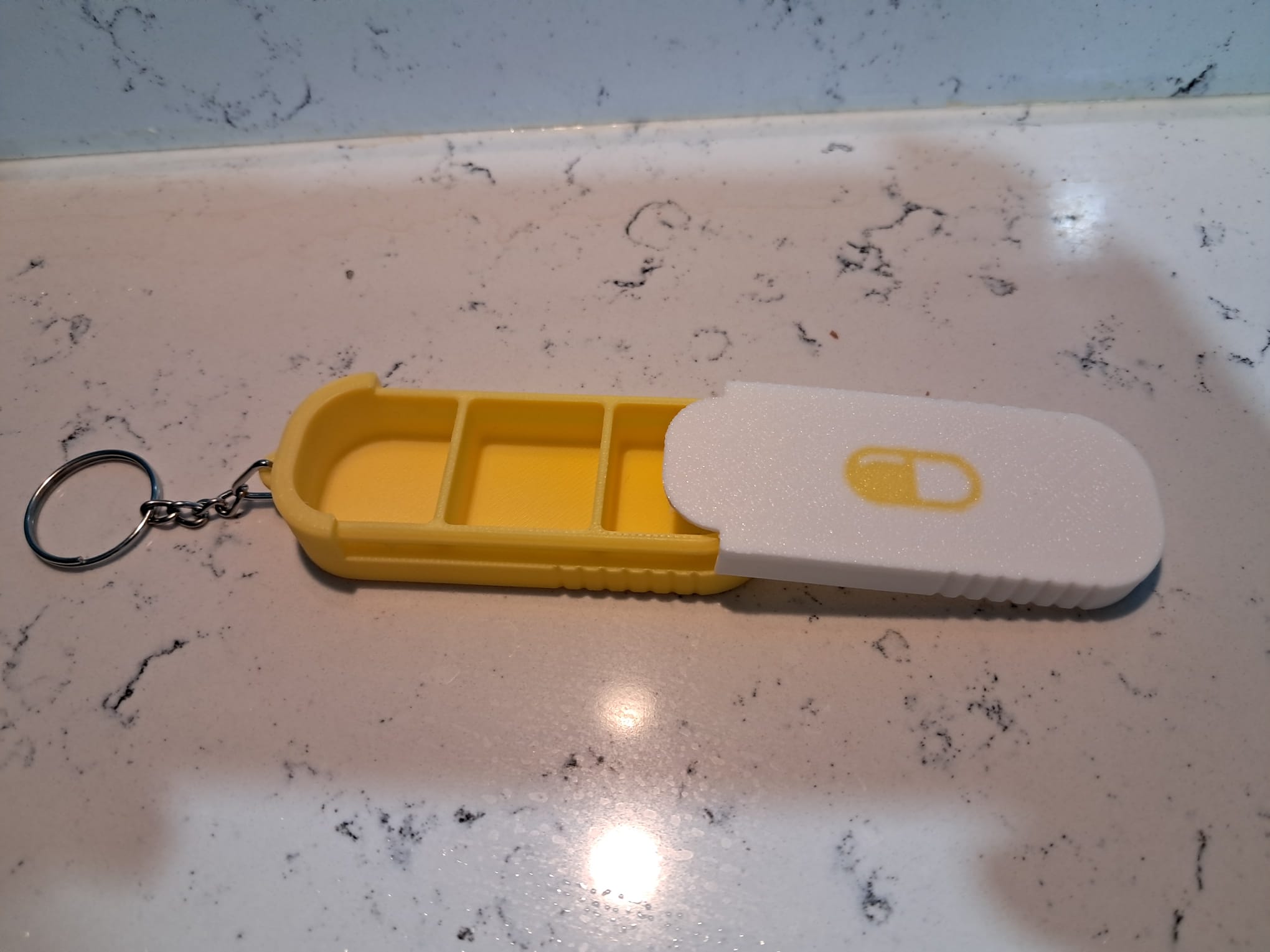 3 bölmeli anahtarlıklı ilaç kutusu - hap - sarı