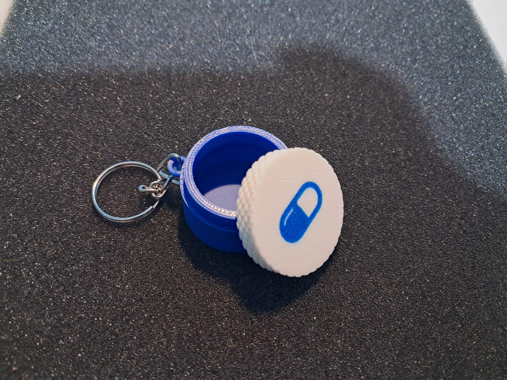 Tek bölmeli ilaç kutusu