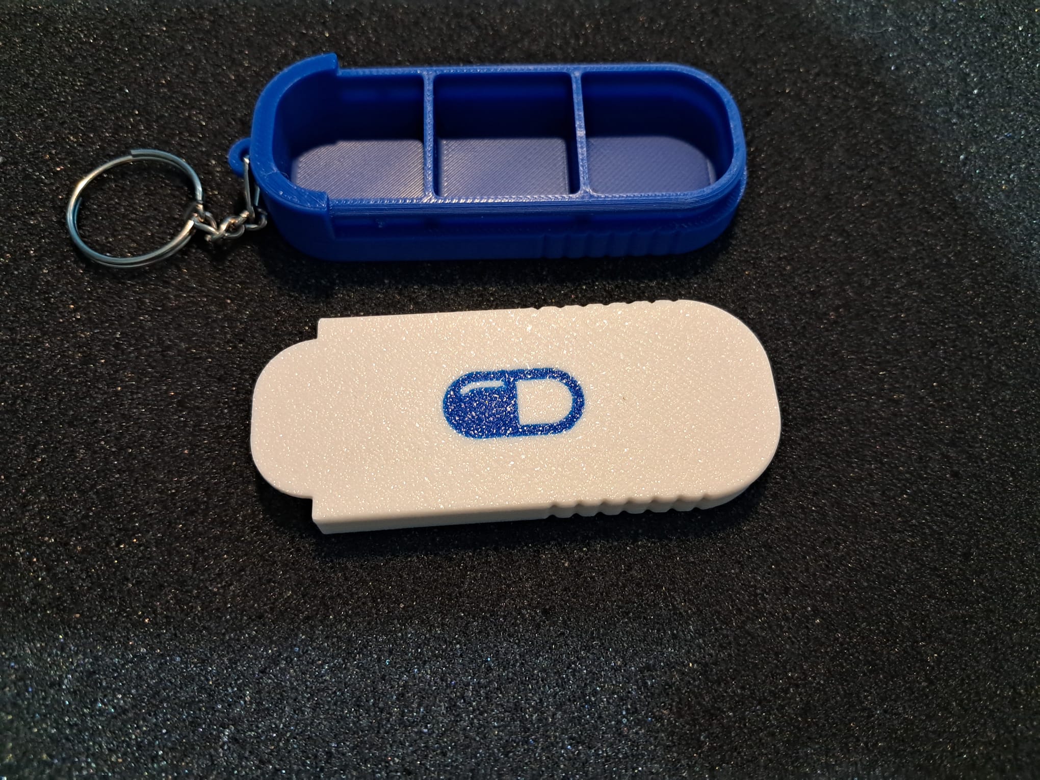 3 bölmeli anahtarlıklı ilaç kutusu