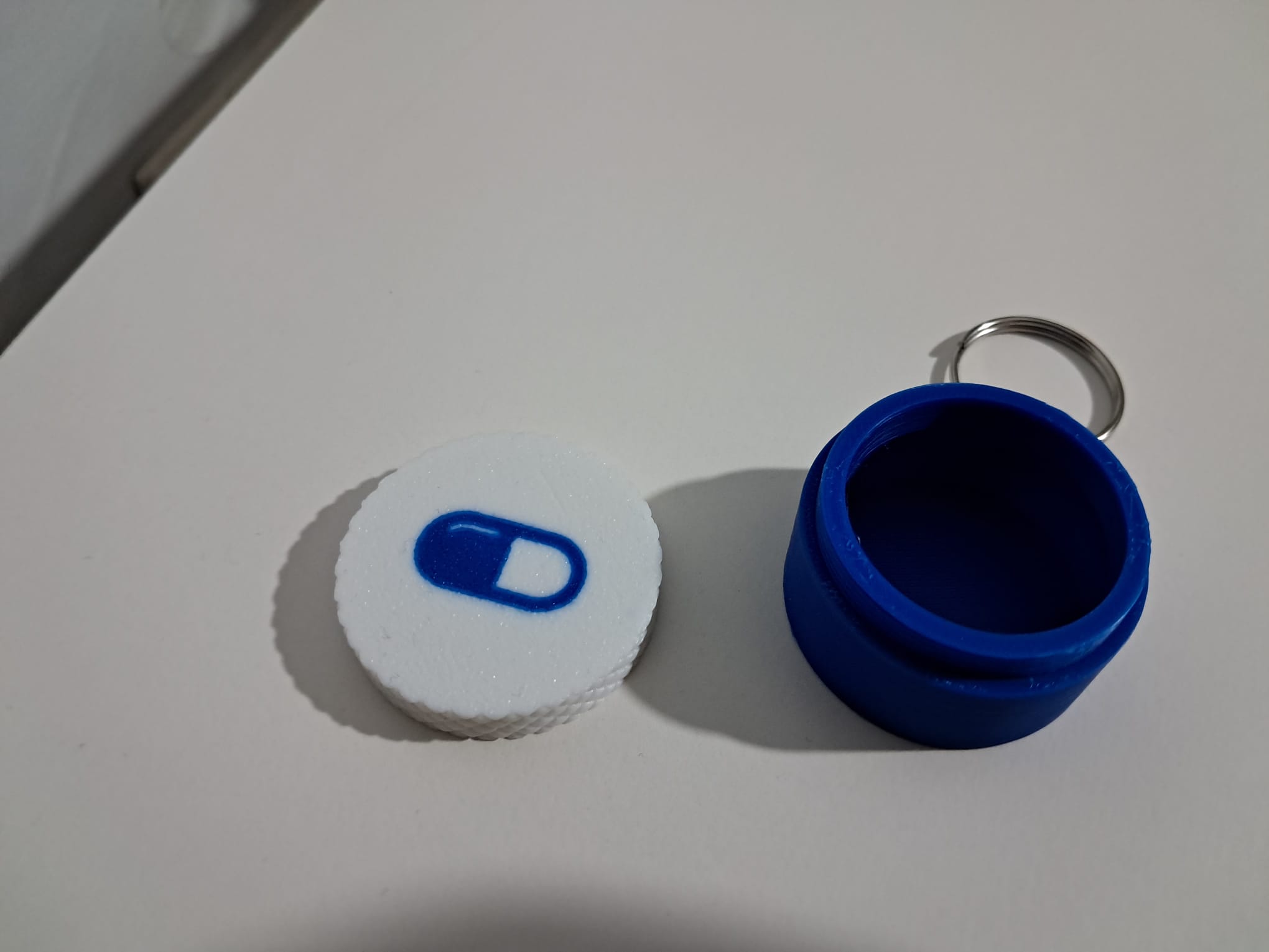 Minimal kutu anahtarlık hap - mavi